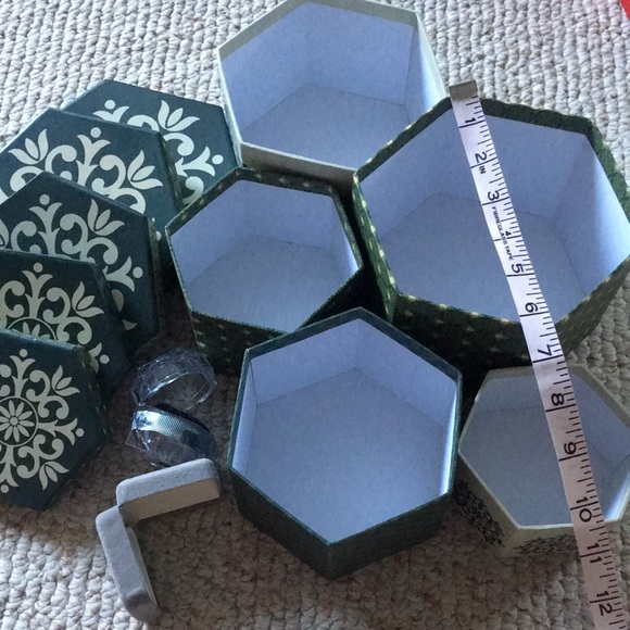 🍀NEW Set of 7 GIFT BOXES🍀 - Picture 5 of 9